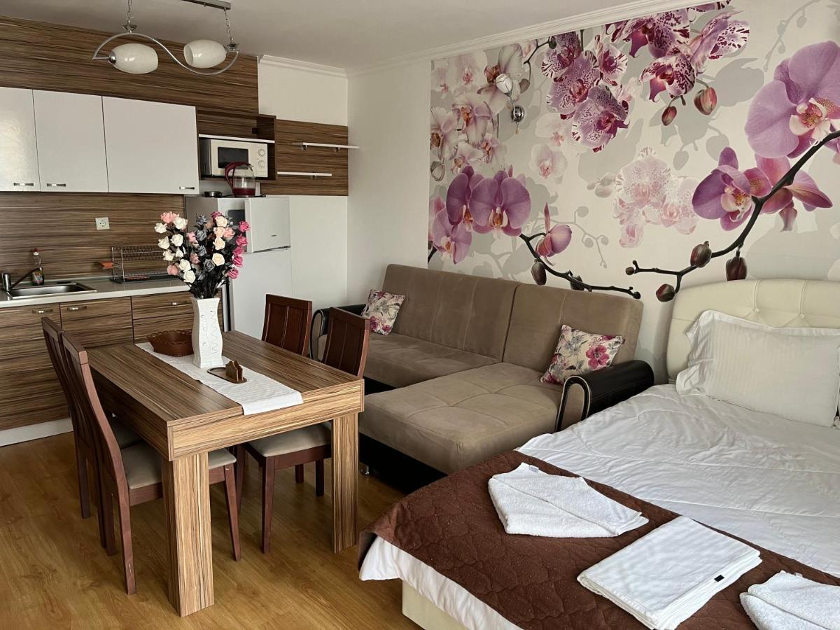 Apart Sweet Homes 5 - Apartments For Guests Sunny Beach Eksteriør billede