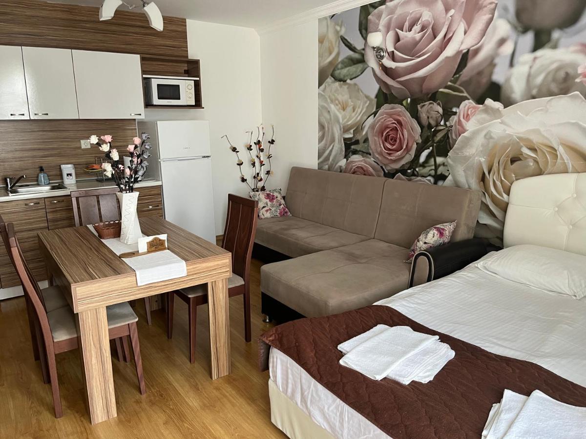 Apart Sweet Homes 5 - Apartments For Guests Sunny Beach Eksteriør billede